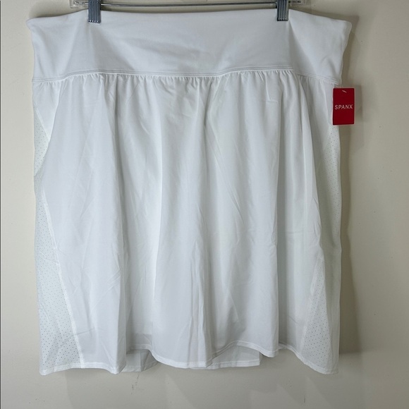 NWT SPANX 50272 Get Moving Skort 17” White Size 3X - Picture 3 of 16